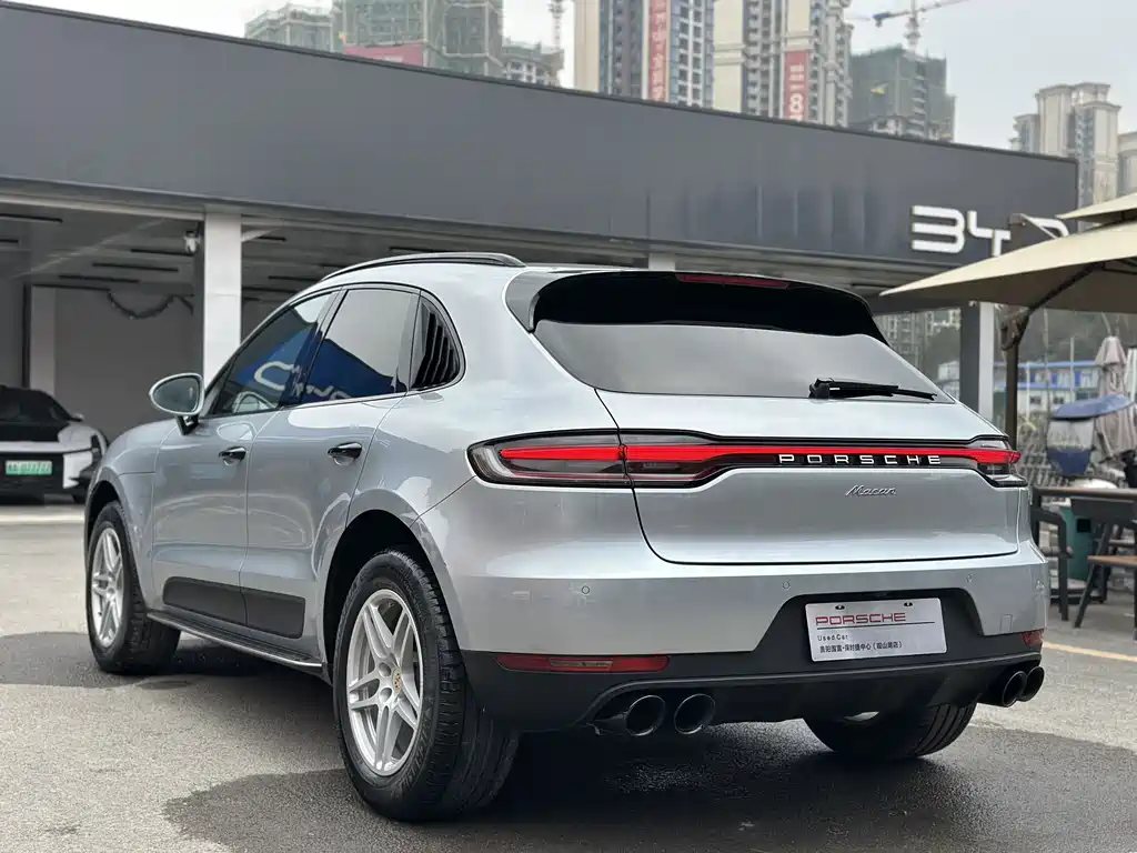 Porsche Macan 2019 — фото 16