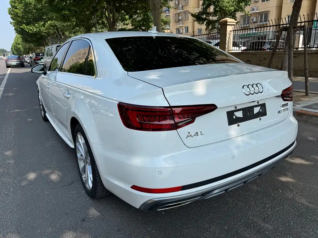Audi A4L 2019 — фото 17