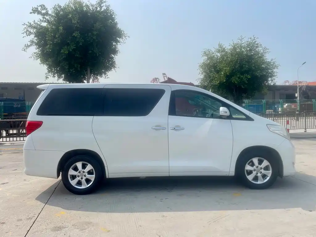 Toyota Alphard 2011 — фото 4