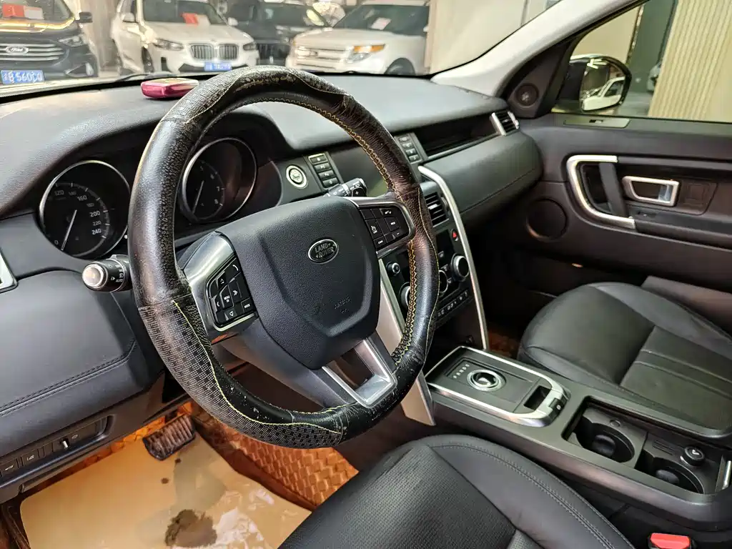 Land Rover Discovery Sport 2019 — фото 11