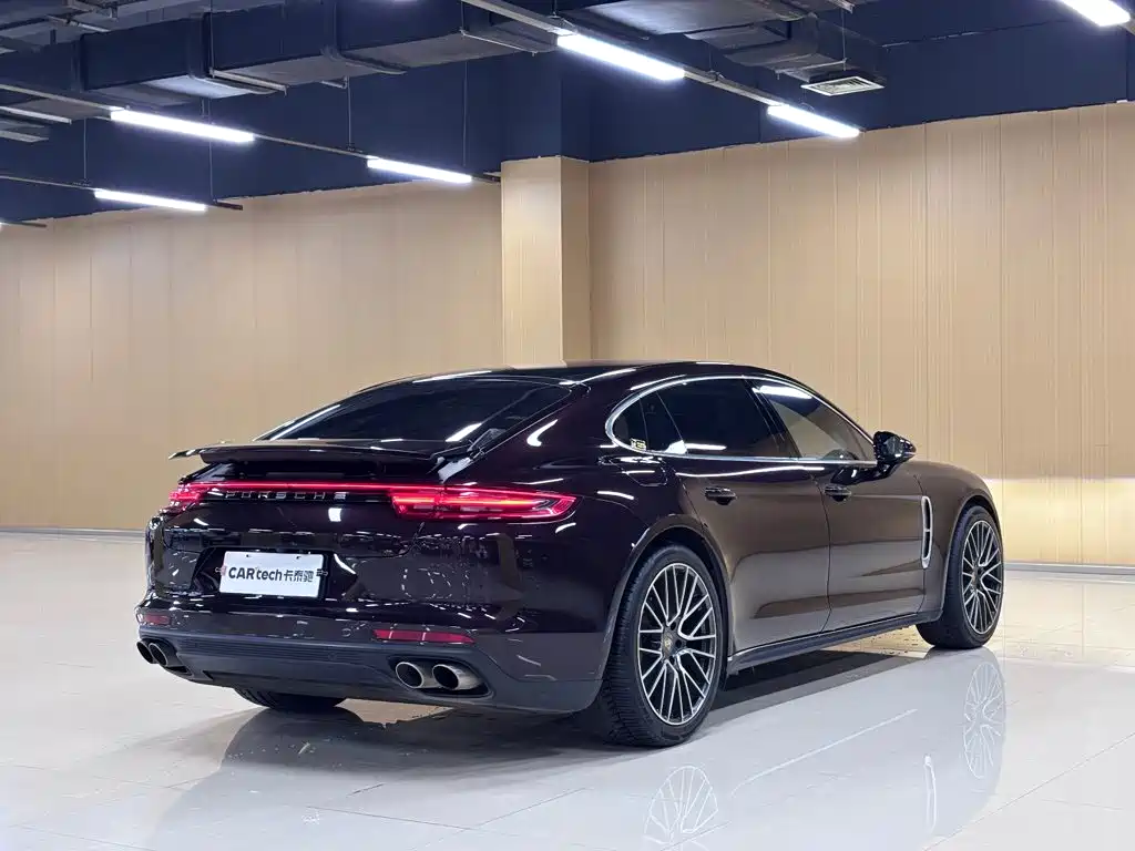 Porsche Panamera 2017 — фото 20