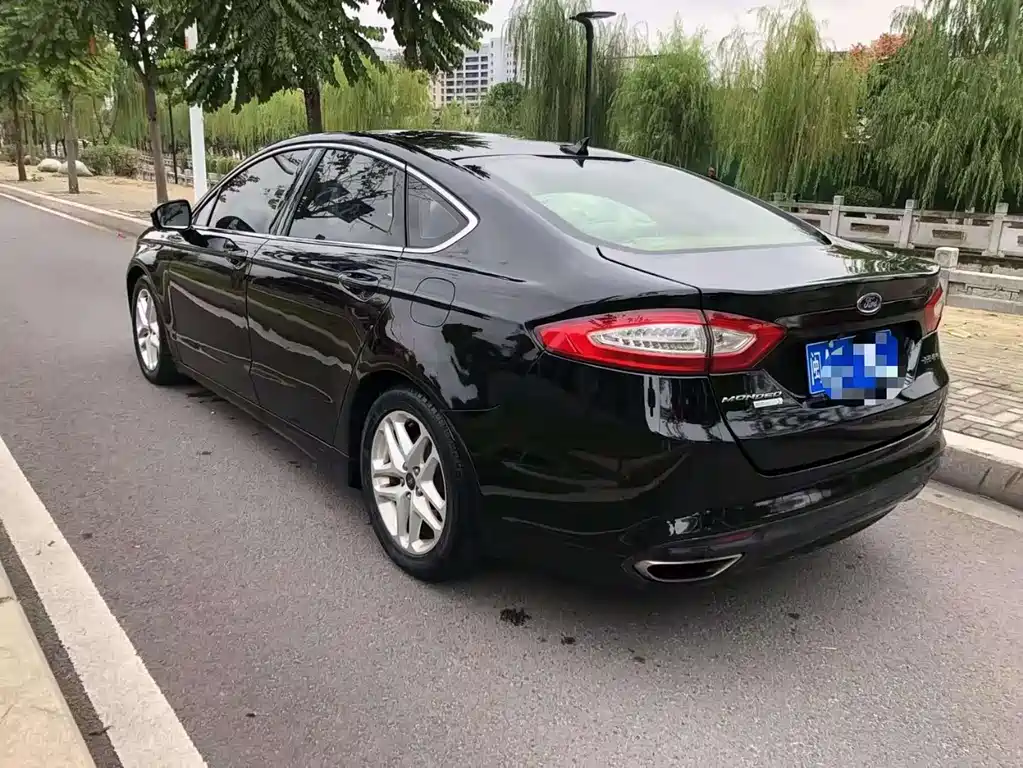 Ford Mondeo 2015 — фото 8