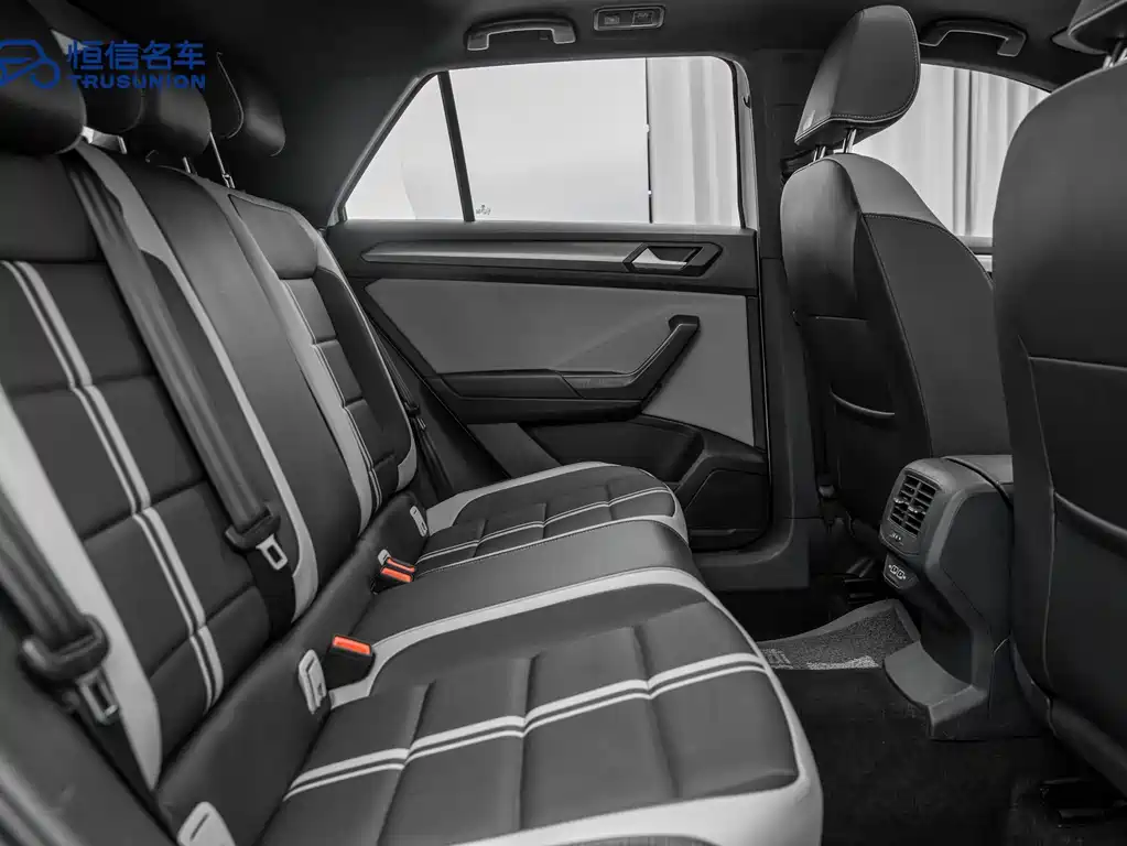 Volkswagen T-Roc 2023 — фото 15