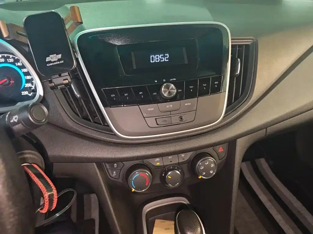 Chevrolet Cavalier 2018 — фото 13
