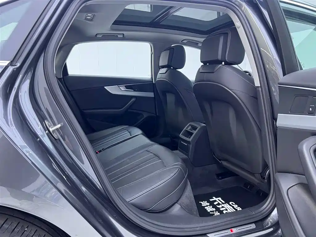 Audi A4L 2023 — фото 20