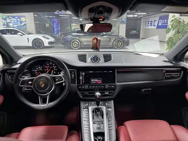 Porsche Macan 2020