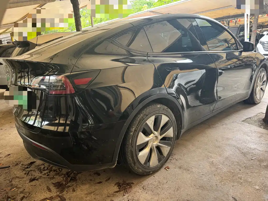 Tesla Model Y 2023 — фото 10