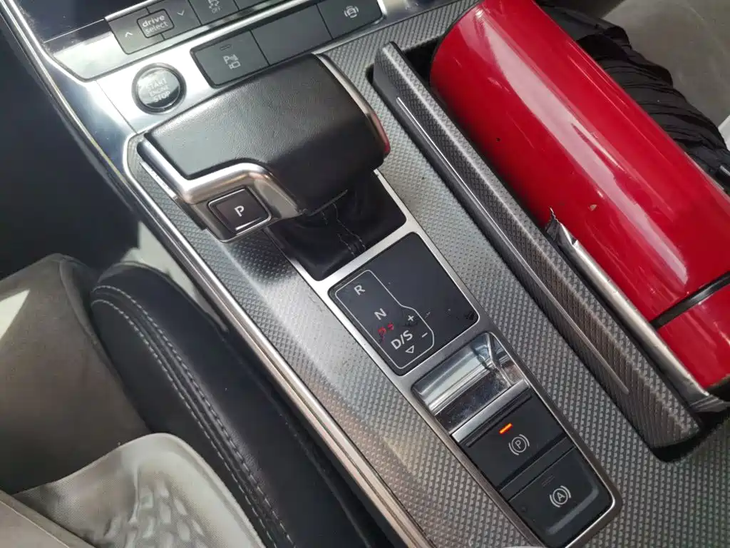 Audi A6L 2022