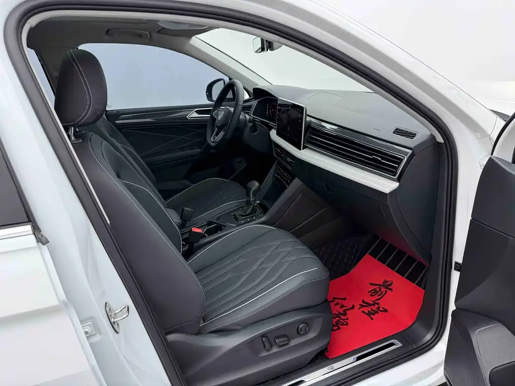 Volkswagen Tiguan L 2023 — фото 18