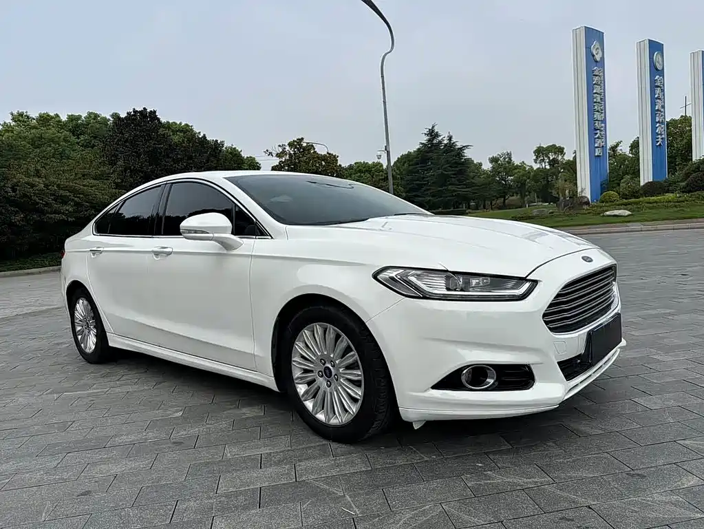 Ford Mondeo 2014 — фото 3