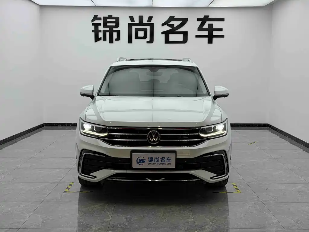 Volkswagen Tiguan L 2023 — фото 3