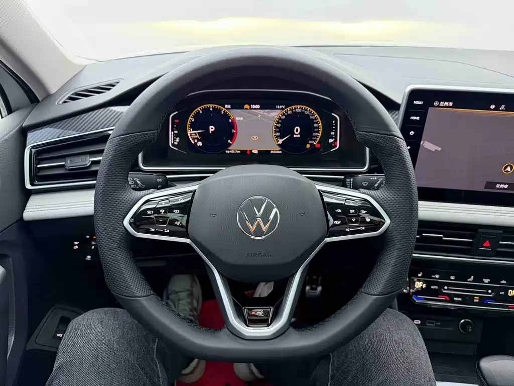 Volkswagen Tiguan L 2023 — фото 10