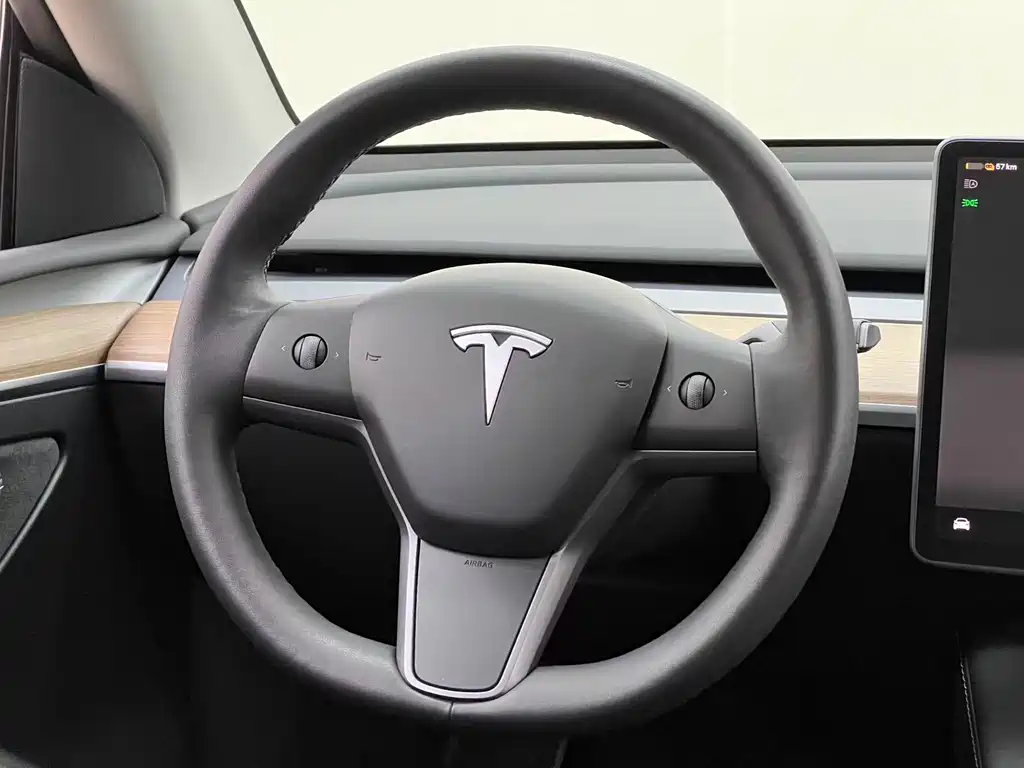 Tesla Model Y 2022 — фото 11