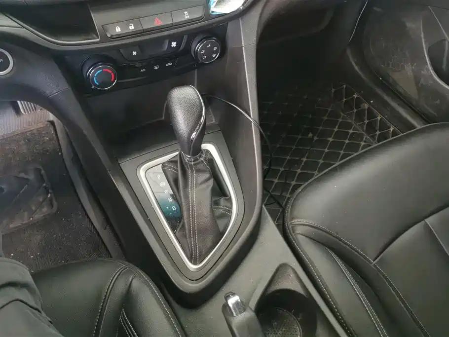 Buick Excelle 2018 — фото 16