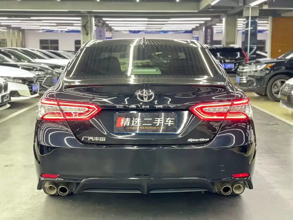 Toyota Camry 2022 — фото 8