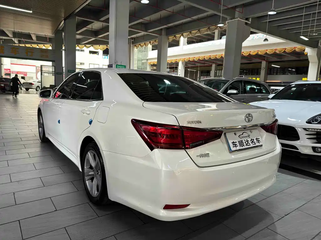 Toyota Crown 2016 — фото 8