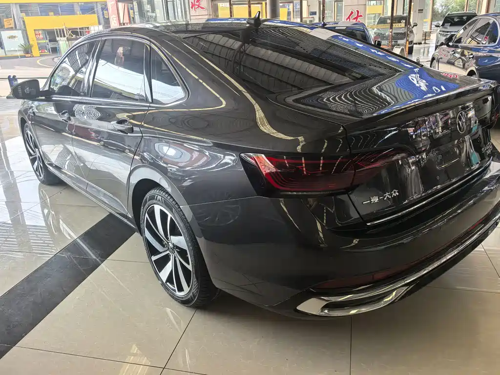 Volkswagen Sagitar 2023