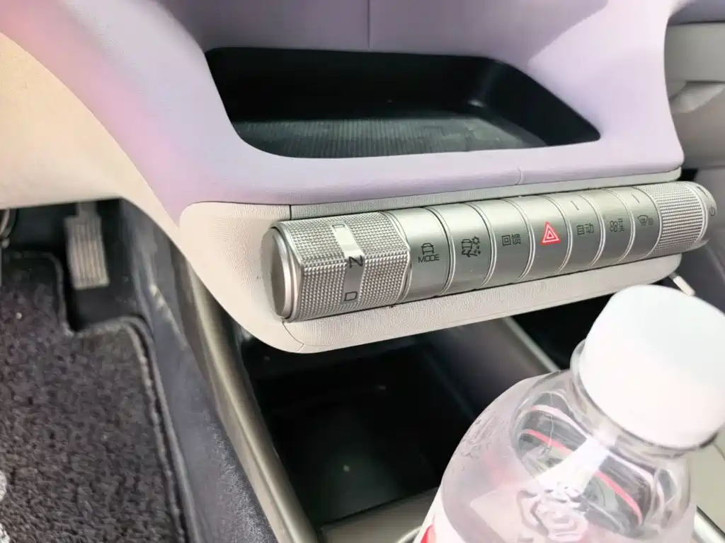 BYD Dolphin 2022 — фото 10