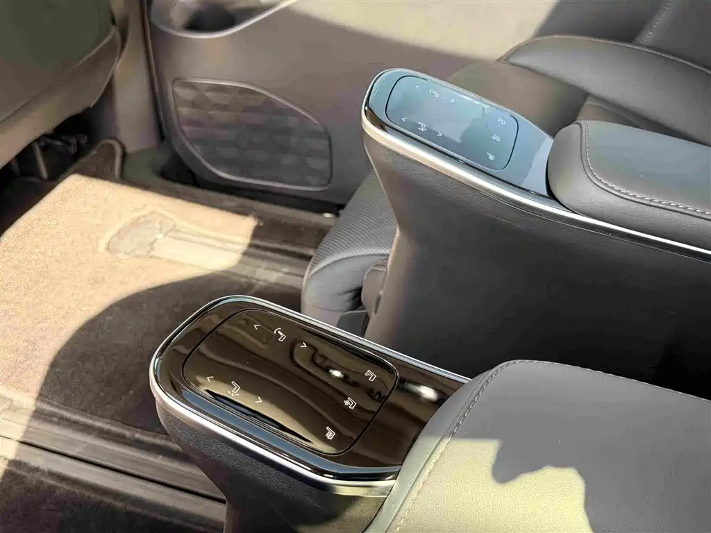 GAC Trumpchi M8 2025 — фото 24