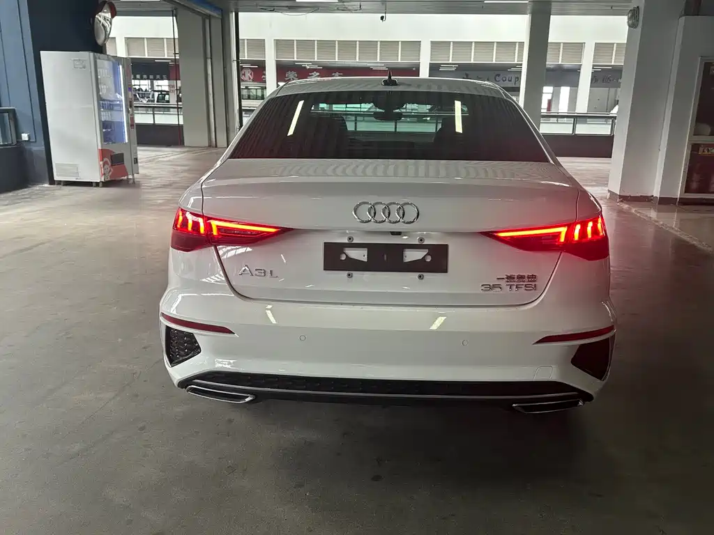 Audi A3 2023 — фото 14