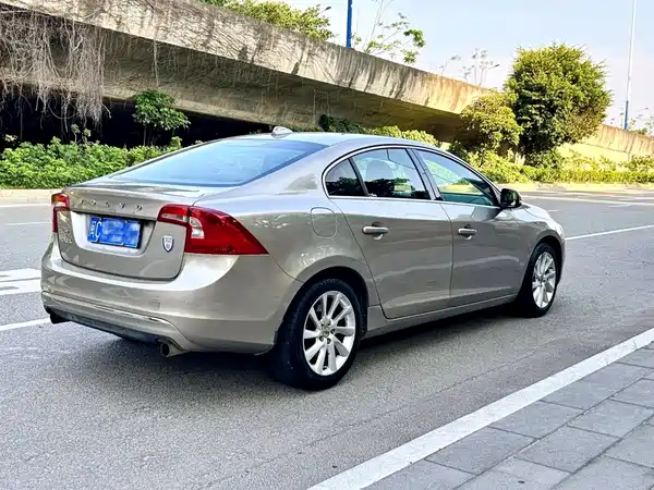 Volvo S60 2015