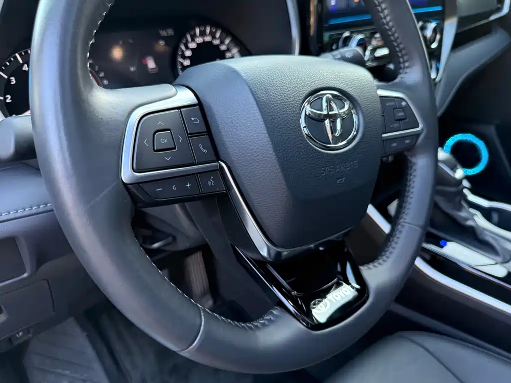 Toyota Highlander 2024 — фото 12