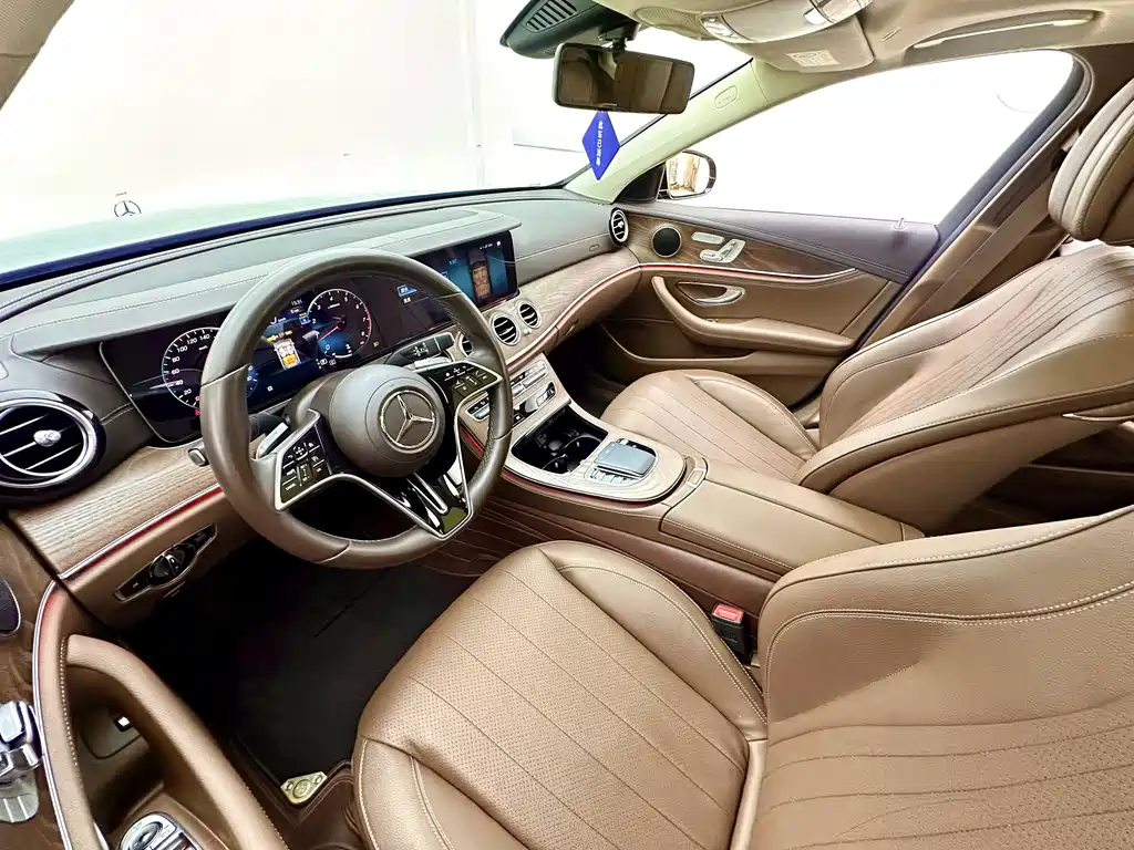 Mercedes-Benz E-Class 2023 — фото 7