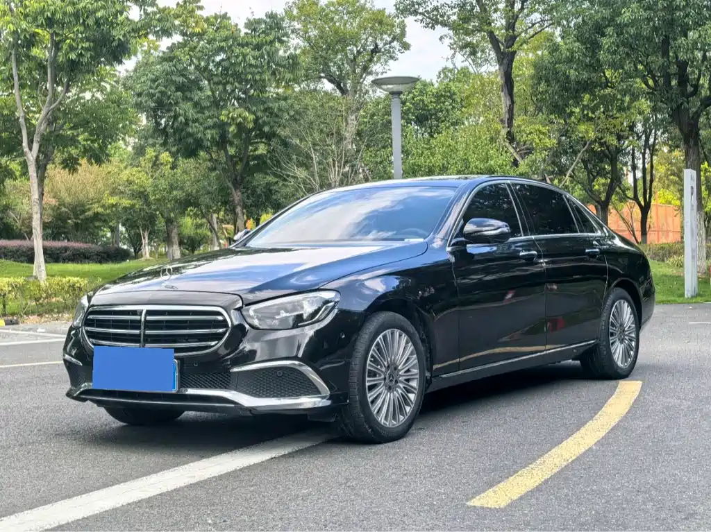 Mercedes-Benz E-Class 2022