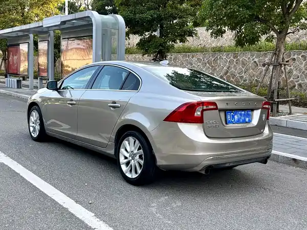Volvo S60 2015
