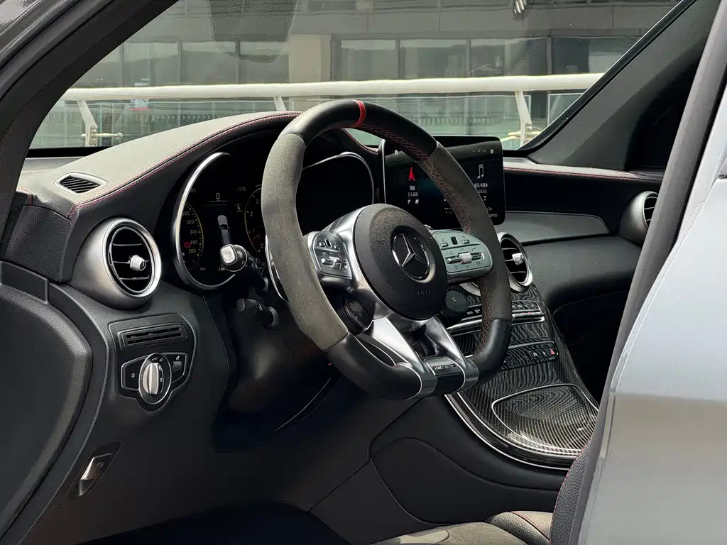 Mercedes-Benz GLC AMG 2022 — фото 13