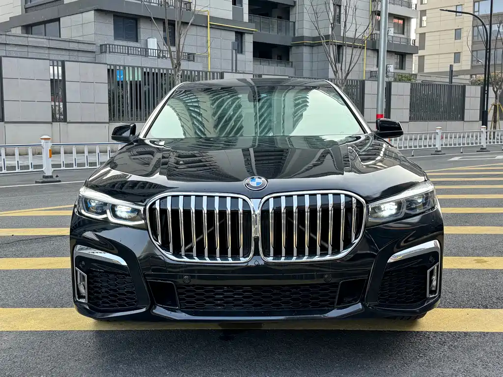BMW 7 Series 2012 — фото 4