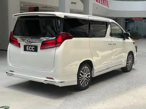Toyota Alphard 2011