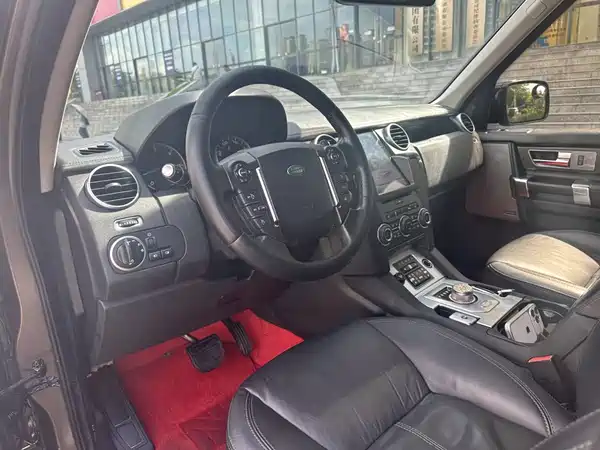 Land Rover Discovery 2013