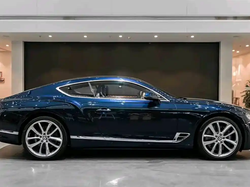 Bentley Continental 2024 — фото 3
