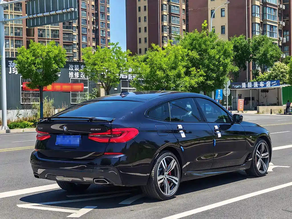 BMW 6 Series GT 2023 — фото 32