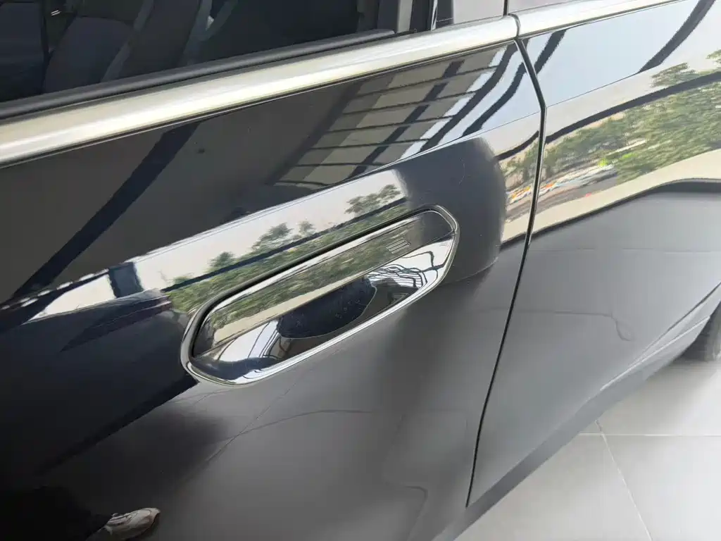 BMW i5 2025 — фото 10