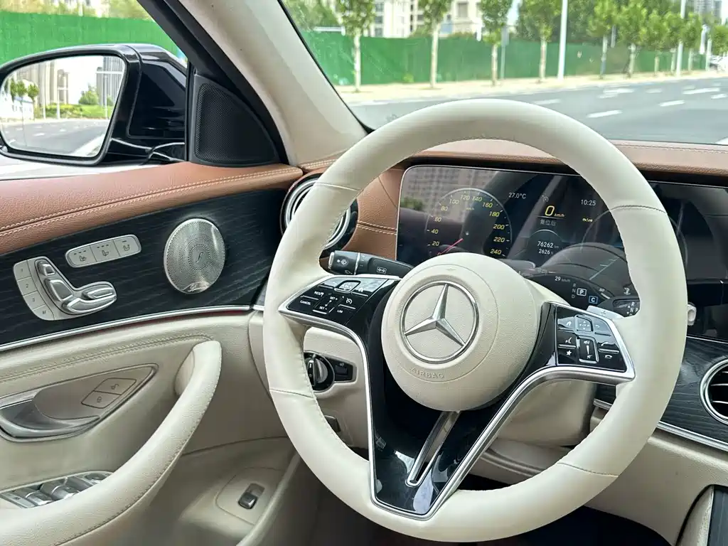 Mercedes-Benz E-Class 2022 — фото 11