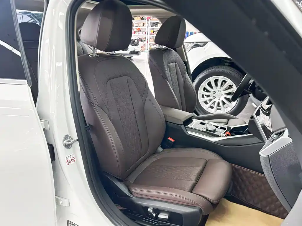 BMW 3 Series 2023 — фото 15