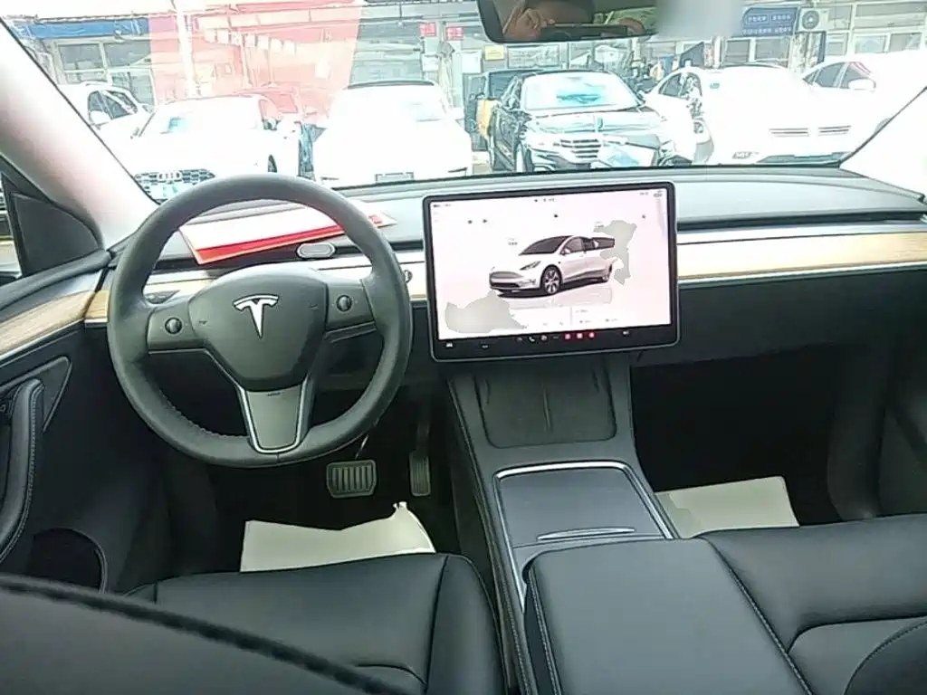 Tesla Model Y 2022 — фото 10