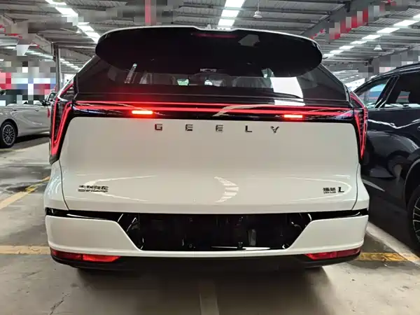 Geely Boyue L 2026