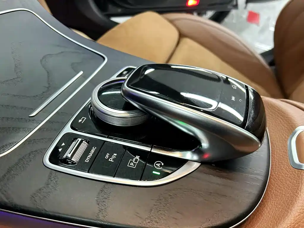 Mercedes-Benz E-Class 2018 — фото 11