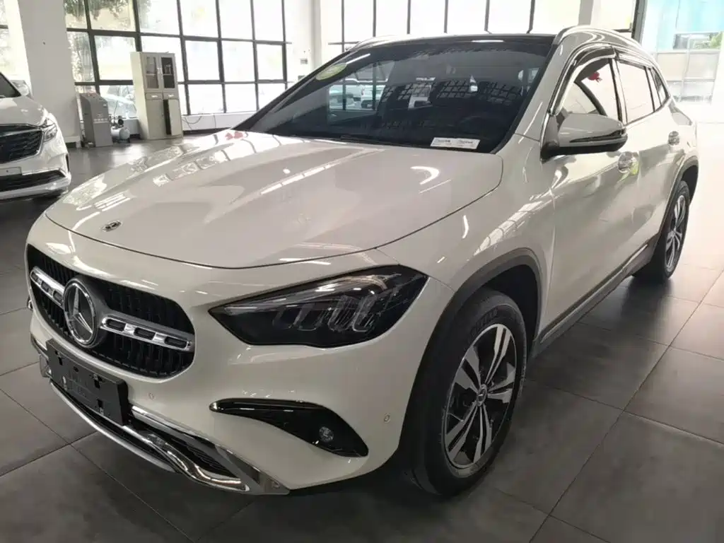 Mercedes-Benz GLA 2025 — фото 1