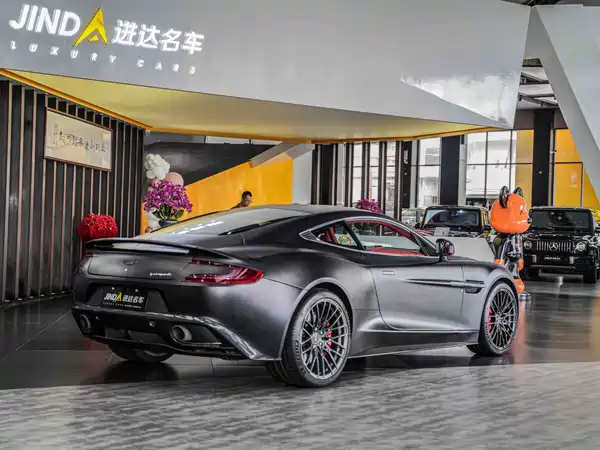 Aston Martin Vanquish 2017