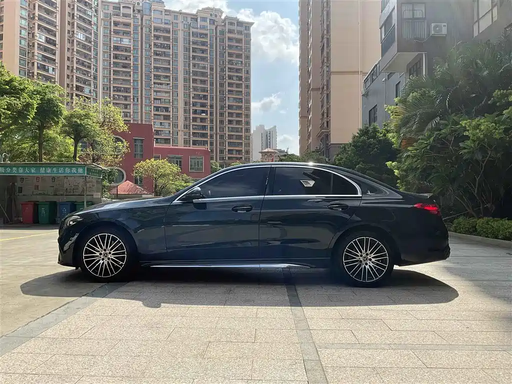 Mercedes-Benz C-Class 2023 — фото 12