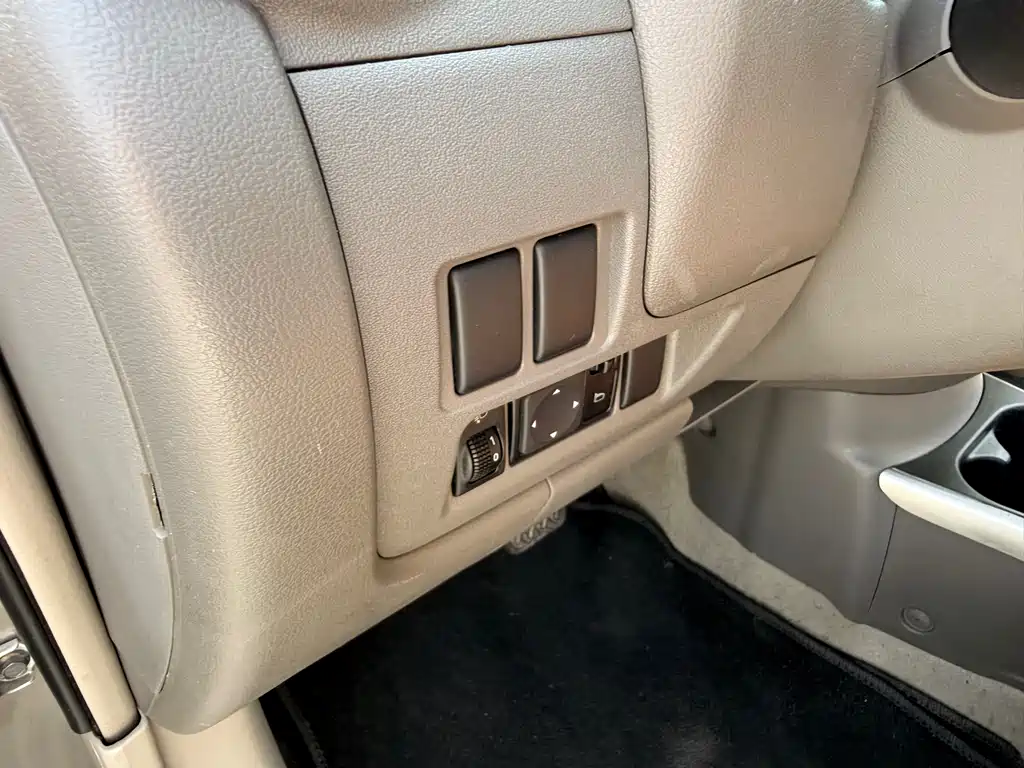 Nissan Sunny 2016 — фото 16