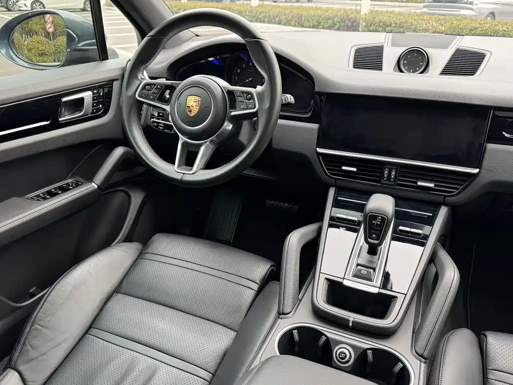 Porsche Cayenne 2019 — фото 6