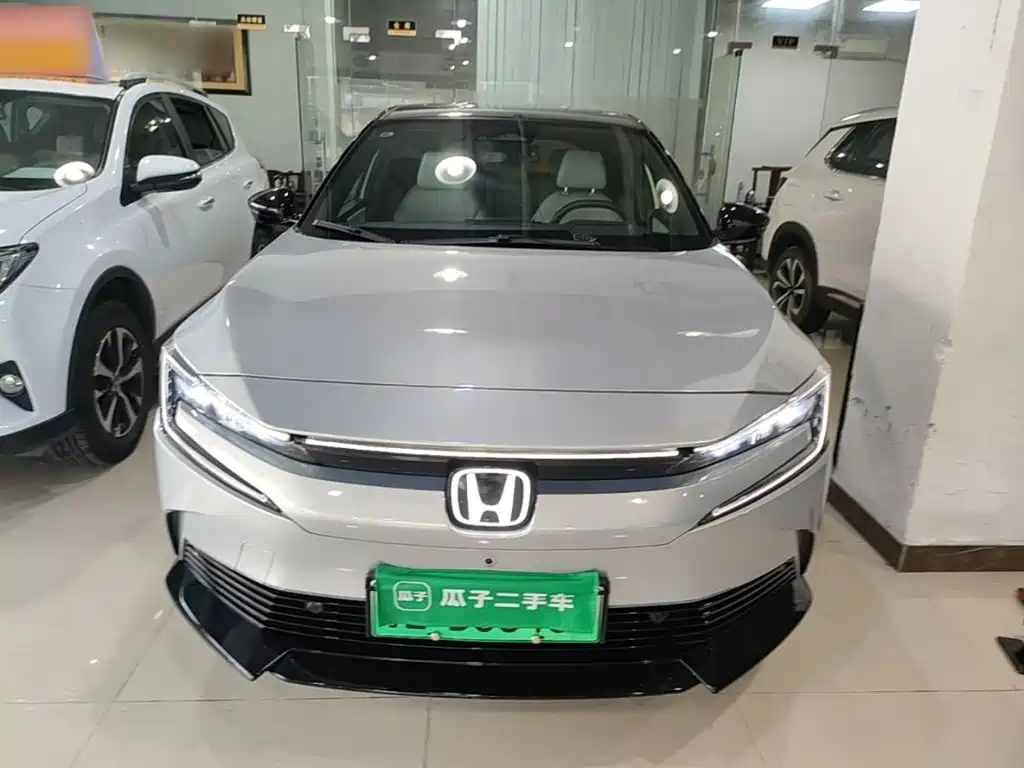 Honda e:NP2 2025 — фото 3
