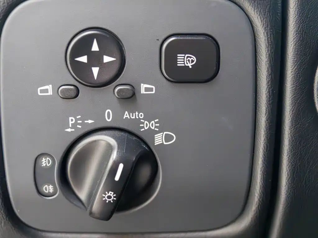 Mercedes-Benz G-Class 2010 — фото 11