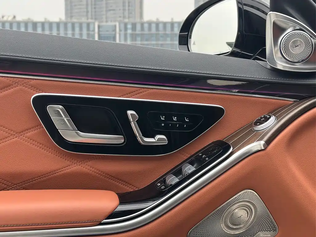 Mercedes-Benz Maybach S-Class 2022 — фото 11