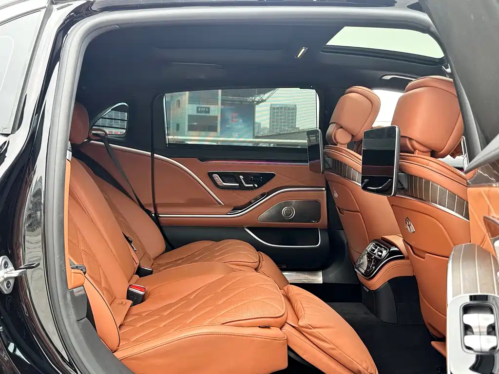 Mercedes-Benz Maybach S-Class 2022 — фото 17